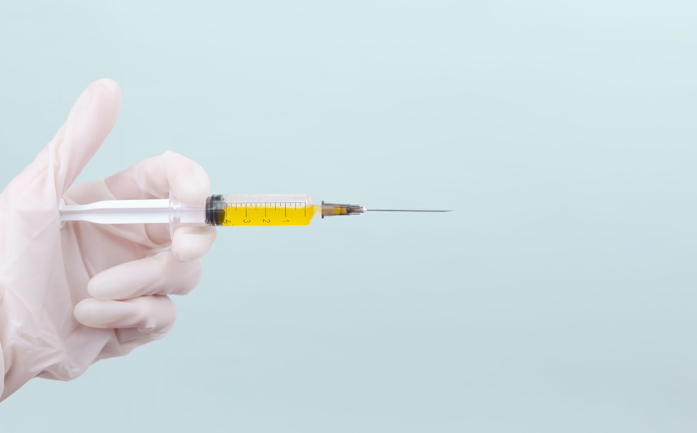 GLP-1 syringe injection — Ozempic and semaglutide used by UK bodybuilders in 2026